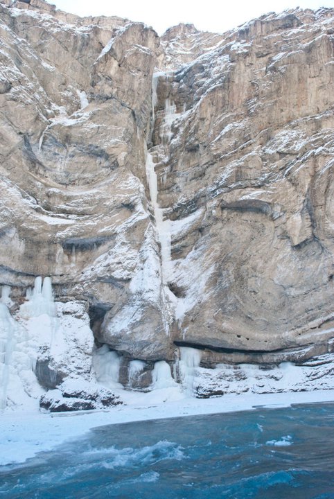 Chadar ice climbing